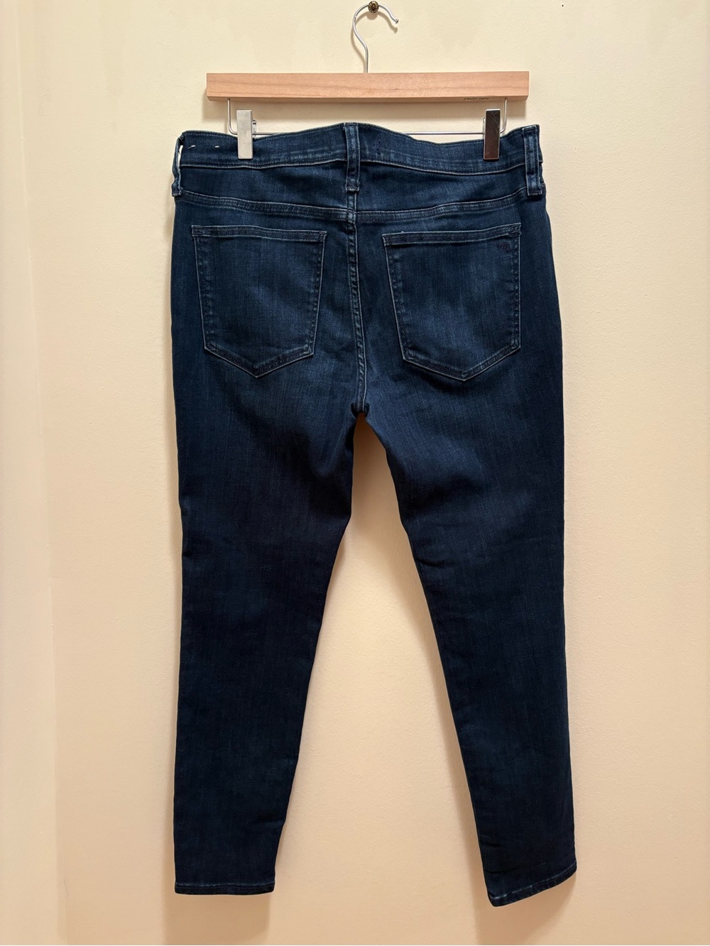 Madewell 30Petite 8" Skinny Midrise Jeans in Amesbury Wash TENCEL™ Denim Edition - Picture 3 of 5